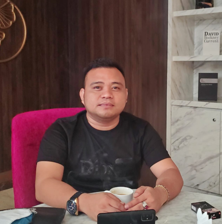 Dugaan Penyalahgunaan Wewenang, Kejati Sultra Diminta Periksa Eks Kadis DPMPTSP Bombana.